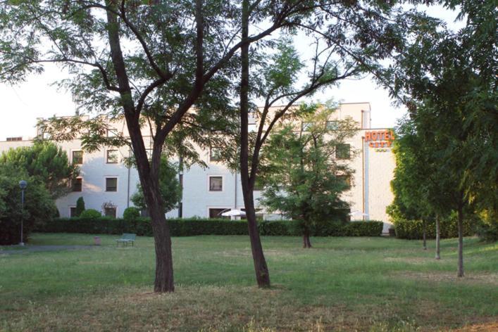 Hotel City Пиаченца Екстериор снимка