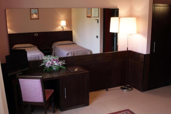 Hotel City Пиаченца Стая снимка