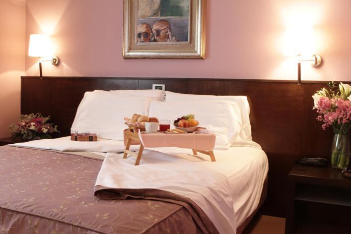 Hotel City Пиаченца Стая снимка